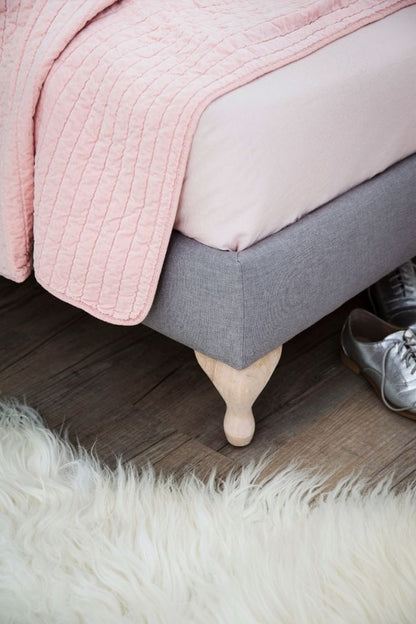 Oakmont Mini Bed