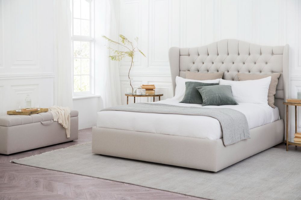 Victoria Bed